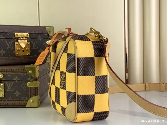 Affordable Chess LOUIS Messenger-24*24*8CM VUITTON 0521